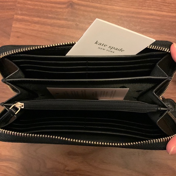 Kate Spade Chelsea Large Continental Wallet - Black/Gold Hardware - Picture 2 of 6
